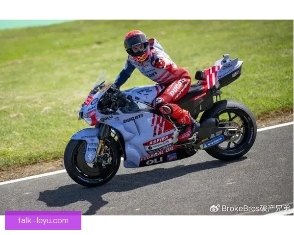 MotoGP赛场风云再起车手转会与新赛季看点前瞻全面解析热点追踪
