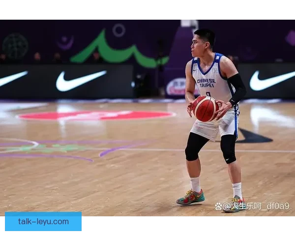 中国男篮逆转战胜菲律宾晋级亚洲杯决赛 关键时刻球员表现亮眼