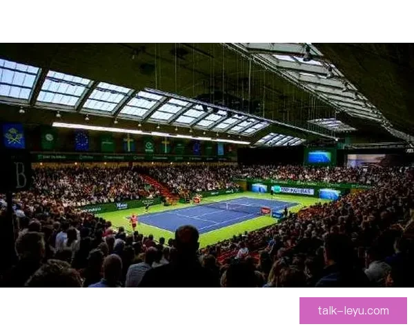 最新网球赛季大幕开启 世界顶级球员激烈对决精彩纷呈